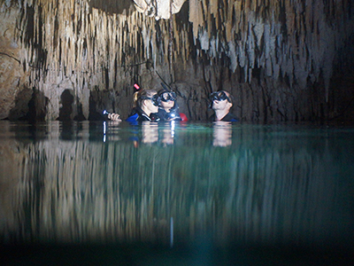 cavernas Foto 2011112484